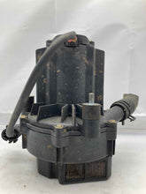 Load image into Gallery viewer, AIR INJECTION PUMP SMOG Porsche Boxster 1997 97 - NW8239
