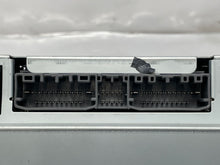 Load image into Gallery viewer, RADIO Chrysler Sebring Dodge Avenger 2007 07 2008 08  AM FM 6CD - NW134720
