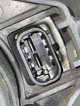 Load image into Gallery viewer, RADIATOR FAN ASSEMBLY Patriot Avenger Compass 2007 07 2008 08 09 10 11 12 - NW63373
