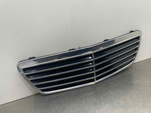 Load image into Gallery viewer, GRILL Mercedes E320 E430 E55 2000 00 01 02 03 - NW98512
