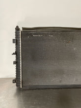 Load image into Gallery viewer, RADIATOR Land Rover Discovery 1999 99  00 01 02 03 04 - NW132506
