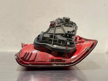 Load image into Gallery viewer, TAIL LIGHT LAMP ASSEMBLY Rover Disco II Disco SD Discovery 99-00 Right - NW182006
