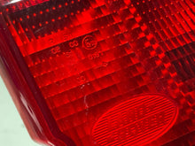 Load image into Gallery viewer, TAIL LIGHT LAMP ASSEMBLY Rover Disco II Disco SD Discovery 99-00 Right - NW182006

