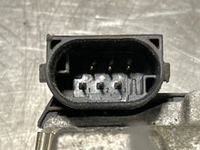 Load image into Gallery viewer, THROTTLE BODY CLK430 CLK500 ML500 SL55 01 - 06 - NW178400
