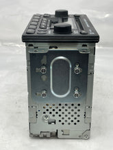 Load image into Gallery viewer, RADIO Honda CR-V 2005 05 2006 06 - NW137687
