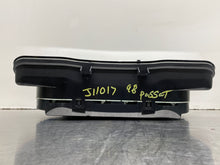 Load image into Gallery viewer, Speedometer Cluster Passat 1998 98 1999 99 Auto - NW162231
