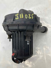 Load image into Gallery viewer, AIR INJECTION PUMP SMOG Cayenne 2004 04 2005 05 2006 06 - NW8255
