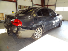 Load image into Gallery viewer, CARRIER ASSEMBLY BMW 330xi 328xi 2006 06 2007 07 Rear Manual - NW46165
