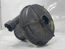 Load image into Gallery viewer, AIR INJECTION PUMP SMOG BMW 745i 2002 02 2003 03 2004 04 2005 05 - NW8072
