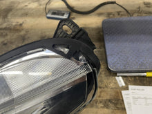 Load image into Gallery viewer, Headlight Lamp Assembly Ford Escape 2018 - DG92540
