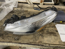 Load image into Gallery viewer, Headlight Lamp Assembly Ford Escape 2018 - DG92540
