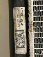 Load image into Gallery viewer, RADIATOR Cadillac SRX STS 2004 04 2005 05 2006 06 - NW131581
