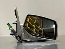 Load image into Gallery viewer, Side View Door Mirror Cadillac SRX 2004 - NW50630
