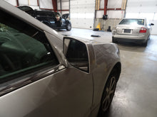 Load image into Gallery viewer, Side View Door Mirror Cadillac SRX 2004 - NW50630
