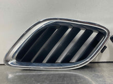 Load image into Gallery viewer, GRILLE Saab 9-5 2002 02 2003 03 04 05 Upper End Left - NW98681
