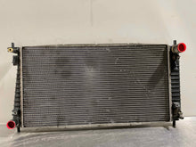 Load image into Gallery viewer, RADIATOR Expedition F150 Pickup LT Navigator 2004-2008 AT - NW131814
