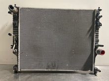 Load image into Gallery viewer, RADIATOR ML320 ML350 R350 2006 06 2007 07 2008 08 - NW132466
