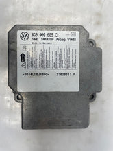 Load image into Gallery viewer, Air Bag computer Passat 2004 04 2005 05 - NW38785
