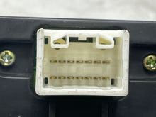 Load image into Gallery viewer, CLOCK Toyota Camry 2004 04 2005 05 2006 06 - NW105920
