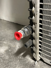 Load image into Gallery viewer, RADIATOR BMW X5 2000 00 2001 01 02 03 04 05 06 Auto - NW132066
