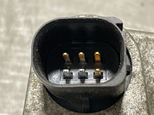Load image into Gallery viewer, THROTTLE BODY Challenger Charger Magnum 2005 05 2006 06 2007 07 2008 08 - 12 - NW177374

