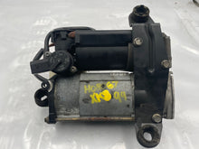 Load image into Gallery viewer, Suspension Air Compressor Pump Jaguar XK8 1999 - NW8355
