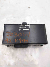 Load image into Gallery viewer, Radio  VOLVO 940 1992 - NW7569
