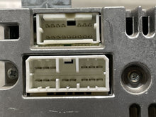 Load image into Gallery viewer, RADIO Subaru Tribeca 2006 06  AM FM 6 CD - NW139803
