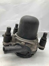 Load image into Gallery viewer, Air Injection Pump Smog Chevrolet Corvette 2001 - NW7965
