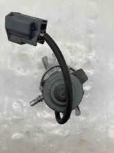 Load image into Gallery viewer, AIR INJECTION PUMP SMOG Volvo S40 V50 2004 04 2005 05 2006 06 2007 07 - NW8313
