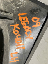 Load image into Gallery viewer, RADIATOR FAN ASSEMBLY Subaru Legacy 2005 05 2006 06 2007 07 08 09 2.5L - NW64569
