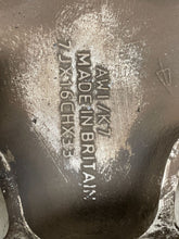 Load image into Gallery viewer, WHEEL Jaguar Xj8 00 01 02 03 16" Alloy 10 Triangle Slot - NW199493
