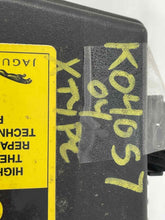 Load image into Gallery viewer, FUSE BOX Jaguar X Type 03 04 05 06 07 08 - NW65591
