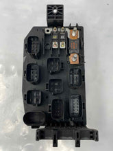 Load image into Gallery viewer, FUSE BOX Jaguar X Type 03 04 05 06 07 08 - NW65591
