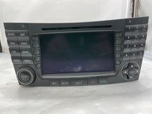 Load image into Gallery viewer, Radio  MERCEDES E-CLASS 2004 - NW138624
