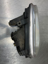 Load image into Gallery viewer, HEADLIGHT LAMP ASSEMBLY Golf Golf Cabriolet Golf III Golf IV 99-02 Right - NW103690
