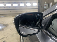 Load image into Gallery viewer, Side View Door Mirror Nissan Rogue 2017 - DG103073
