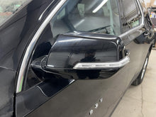 Load image into Gallery viewer, Side View Door Mirror Chevrolet Traverse 2019 - DG131536
