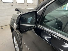 Load image into Gallery viewer, Side View Door Mirror Chevrolet Traverse 2019 - DG131536
