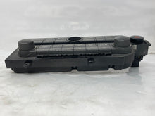 Load image into Gallery viewer, AM FM Control panel Nissan Quest 2004 04 - NW137309
