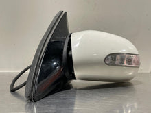 Load image into Gallery viewer, SIDE VIEW DOOR MIRROR R320 R350 R500 R63 06 07 08 09 10 Left - NW367211
