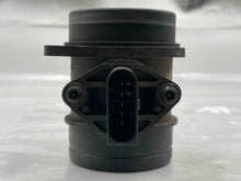 Load image into Gallery viewer, Mass Air Flow Sensor Meter MAF Q7 Beetle Golf Golf Cabriolet 00-11 - NW5660
