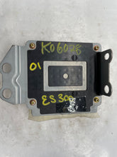 Load image into Gallery viewer, AIR BAG COMPUTER TOYOTA CAMRY ES300 1999 00 01 - NW33470

