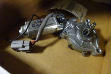 Load image into Gallery viewer, CONVERTIBLE TOP MOTOR SC430 02 03 04 05 06 07 08 09 10 Left - NW50151
