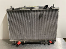 Load image into Gallery viewer, RADIATOR Cadillac CTS 2004 04 2005 05 2006 06 AT - NW131575
