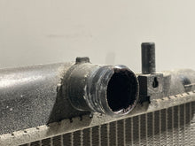 Load image into Gallery viewer, RADIATOR Cadillac CTS 2004 04 2005 05 2006 06 AT - NW131575
