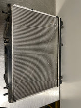 Load image into Gallery viewer, RADIATOR Cadillac CTS 2004 04 2005 05 2006 06 AT - NW131575
