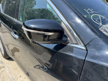 Load image into Gallery viewer, Side View Door Mirror Nissan Rogue 2015 - DG137591
