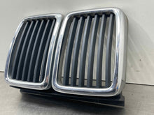 Load image into Gallery viewer, GRILL BMW 318i 325e 325i M3 84 85 86 87 88 89 - 93 - NW98077
