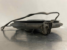 Load image into Gallery viewer, RADIATOR FAN ASSEMBLY Passat 2001 01 02 03 04 05 - NW63633
